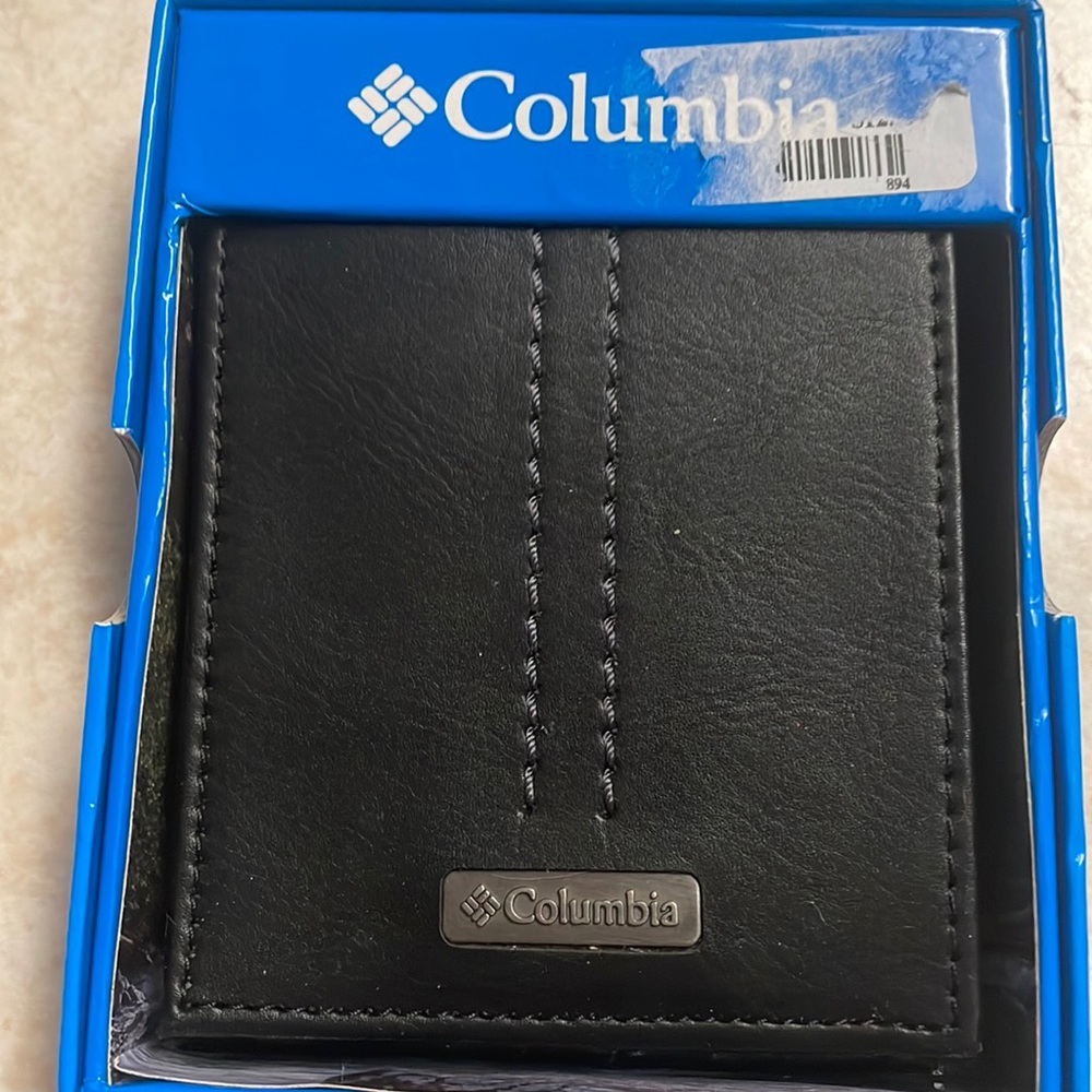 Columbia wallet brand new